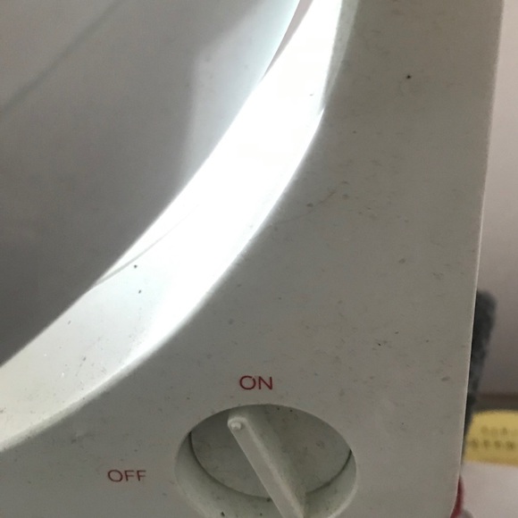 Vintage 1970’s Makeup mirror 2 sided electric beauty Home. Works perfectly. - Picture 3 of 3